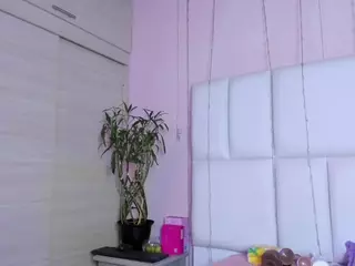 - K Y A N A -'s Live Sex Cam Show