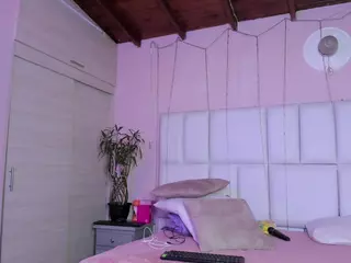 - K Y A N A -'s Live Sex Cam Show