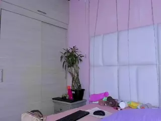 - K Y A N A -'s Live Sex Cam Show