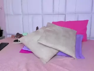 - K Y A N A -'s Live Sex Cam Show