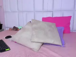 - K Y A N A -'s Live Sex Cam Show