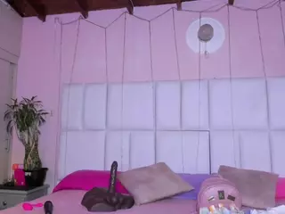 - K Y A N A -'s Live Sex Cam Show