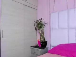 - K Y A N A -'s Live Sex Cam Show