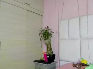 - K Y A N A -'s Live Sex Cam Show