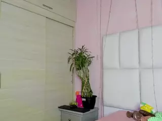 - K Y A N A -'s Live Sex Cam Show