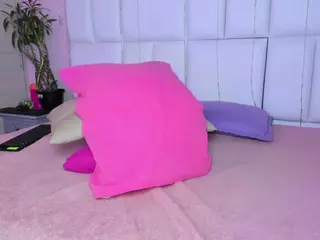 - K Y A N A -'s Live Sex Cam Show