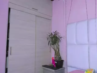 - K Y A N A -'s Live Sex Cam Show
