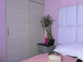 - K Y A N A -'s Live Sex Cam Show