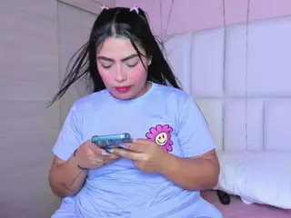 - K Y A N A -'s Live Sex Cam Show