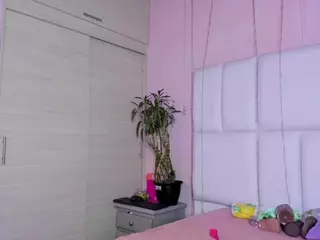 - K Y A N A -'s Live Sex Cam Show