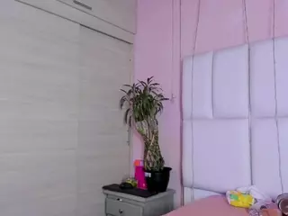 - K Y A N A -'s Live Sex Cam Show