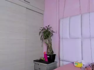 - K Y A N A -'s Live Sex Cam Show