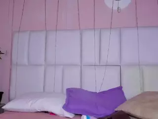 - K Y A N A -'s Live Sex Cam Show