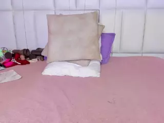 - K Y A N A -'s Live Sex Cam Show