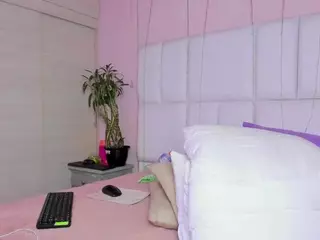 - K Y A N A -'s Live Sex Cam Show