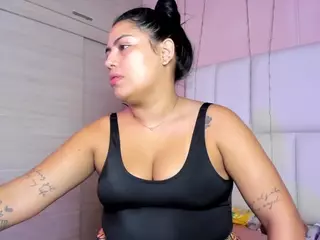 - K Y A N A -'s Live Sex Cam Show