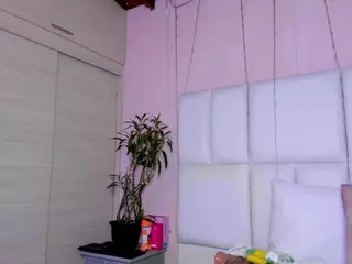 - K Y A N A -'s Live Sex Cam Show