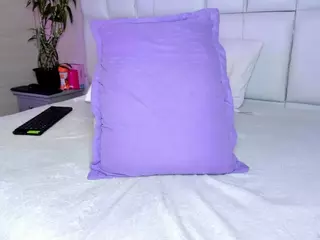 - K Y A N A -'s Live Sex Cam Show