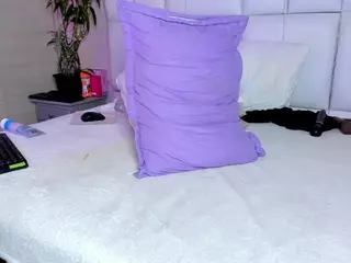 - K Y A N A -'s Live Sex Cam Show