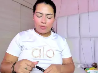 - K Y A N A -'s Live Sex Cam Show