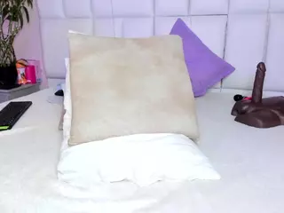 - K Y A N A -'s Live Sex Cam Show