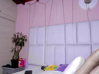 - K Y A N A -'s Live Sex Cam Show