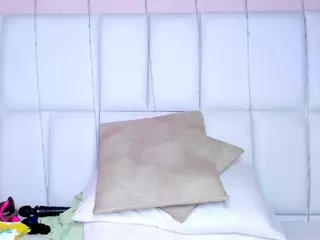 - K Y A N A -'s Live Sex Cam Show