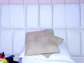 - K Y A N A -'s Live Sex Cam Show