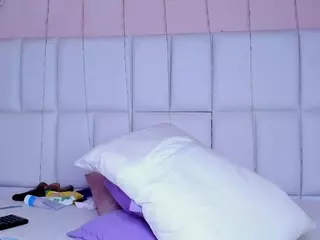 - K Y A N A -'s Live Sex Cam Show