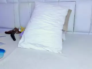 - K Y A N A -'s Live Sex Cam Show