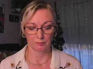 VanessaSoft's Live Sex Cam Show