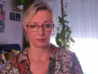 VanessaSoft's Live Sex Cam Show