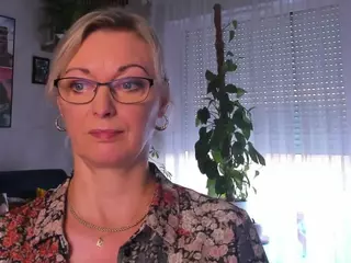 VanessaSoft's Live Sex Cam Show