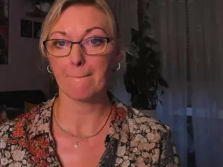 VanessaSoft's Live Sex Cam Show