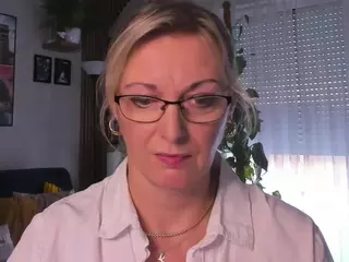 VanessaSoft's Live Sex Cam Show