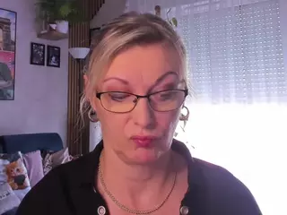 VanessaSoft's Live Sex Cam Show