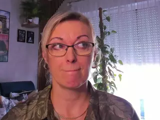 VanessaSoft's Live Sex Cam Show