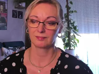 VanessaSoft's Live Sex Cam Show