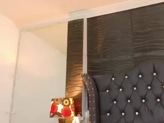 LaDiabla2000's Live Sex Cam Show