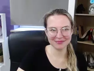 ZoeyFancy's Live Sex Cam Show