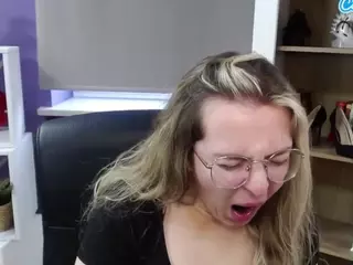 ZoeyFancy's Live Sex Cam Show