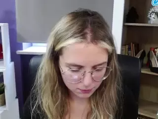 ZoeyFancy's Live Sex Cam Show