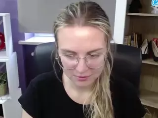 ZoeyFancy's Live Sex Cam Show
