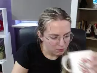 ZoeyFancy's Live Sex Cam Show