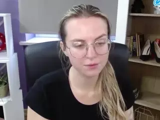 ZoeyFancy's Live Sex Cam Show