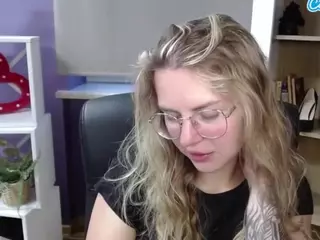 ZoeyFancy's Live Sex Cam Show