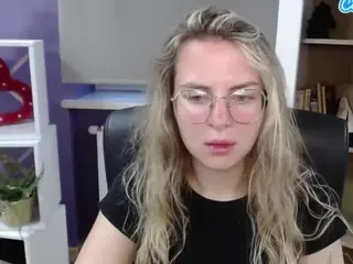 ZoeyFancy's Live Sex Cam Show