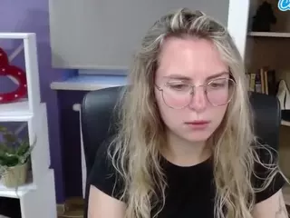 ZoeyFancy's Live Sex Cam Show