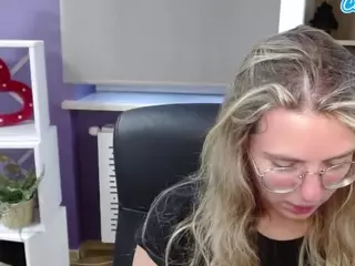 ZoeyFancy's Live Sex Cam Show