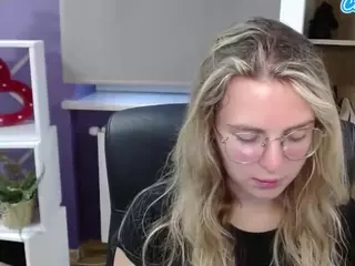 ZoeyFancy's Live Sex Cam Show